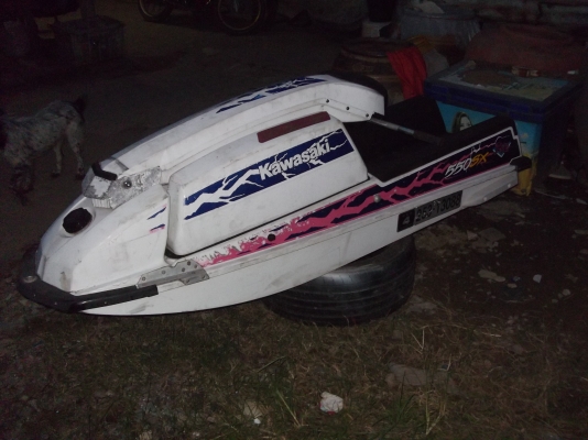ขายเจ็ตสกีkawasaki 550cc แบบยืน สภาพสวย มีของแต่งหลายอย่าง เครื่องหลีด