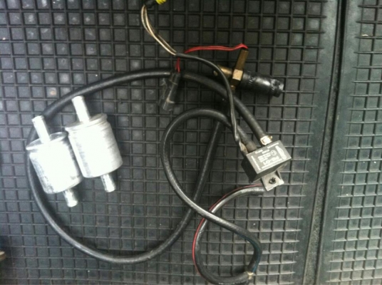 ขายชุดติดแก็สหัวฉีดของ Tomasetto ครบชุดขาดถังครับ ราคา 5000 บาท