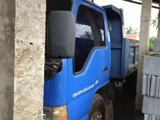 รถอิซูซุ 6 ล้อดั๊ม NPR 130 แรงม้า ปี 47  สนใจติดต่อ 081-6079515