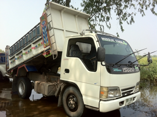 ขายรถบรรทุกสี่ล้อกลาง isuzu elf ไม่ติดเวลา กระบะดัมพ์