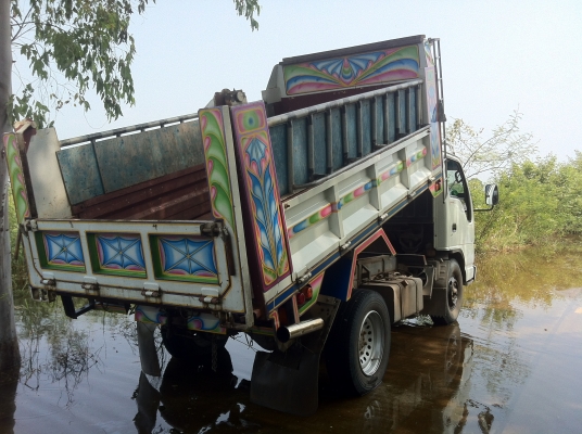 ขายรถบรรทุกสี่ล้อกลาง isuzu elf ไม่ติดเวลา กระบะดัมพ์