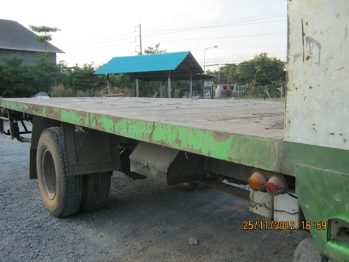 ขายรถบรรทุกหกล้อใหญ่อีซูซูเดก้า 195แรงม้า เทอร์โบอินเตอร์ เครื่อง 6HH1กระบะพื้นเลียบ