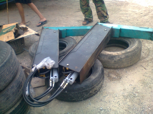 ขายเครน 3 ตัน 5 ปลอก 4 ชัก ท้องวีหรือท้องปลิง