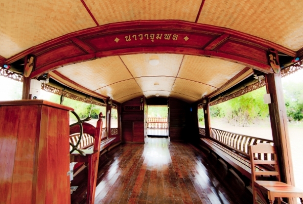 ขายเรือท่องเที่ยว