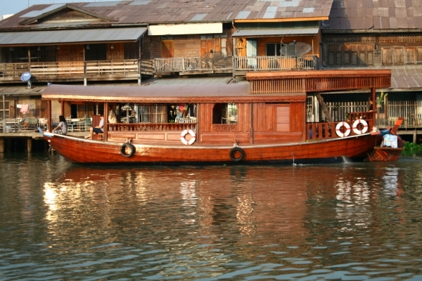 ขายเรือท่องเที่ยว