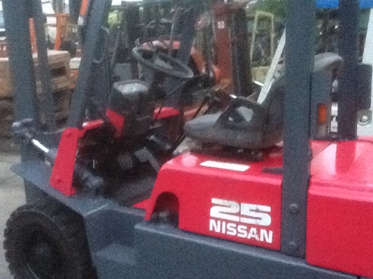 ขายด่วนๆ รถยกนิสสัน 2.5 ตัน เครื่องดีเซล เสาสูง 4.5 เมตร เกียร์ธรรมดา สภาพพร้อมใช้งานได้เลย เครื่องดี เกียร์ดี ระบบสมบูรณ์ ขายด่วนๆ รถยกนิสสัน 2.5 ตัน เครื่องดีเซล เสาสูง 4.5 เมตร เกียร์ธรรมดา สภาพพร้อมใช้งานได้เลย เครื่องดี เกียร์ดี ระบบสมบูรณ์