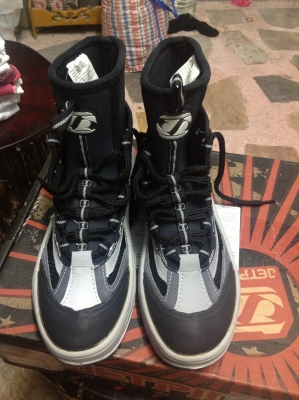 ขายรองเท้า jetpilot เบอร์ 7  ของใหม่เเกะกล่อง  1999 บาท