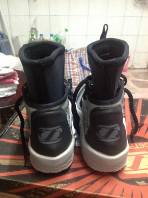 ขายรองเท้า jetpilot เบอร์ 7  ของใหม่เเกะกล่อง  1999 บาท