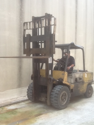 ขายด่วนครับ ราคาร้อนๆ รถยก 5 ตัน เครื่องดีเซล เกียร์ออโต้ เสาสูง 3 เมตร สภาพใช้งานได้ปกติ