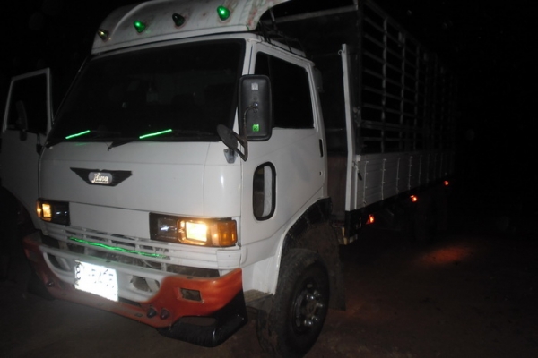 ขาย 6ล้อHINO บรรทุก HINO FC145A ปี47 เครื่อง WO6D 150 แรง ไม่เยิ้ม ไม่หลวม  กระบะยาว 5.5ม.พื้นเหล็กคอกเหล็กแป๊บ แข็งแรง หัวบางไม่ผุ ภายในสวยคอนโซลครบ ช่วงล่างปึ๊ก คัสซีสวยไม่บวมไม่ดาม ยาง8.25ดี 6เส้น พร้อมใช้ พร้อมลุยงาน ราคาต่อรองได้ครับ