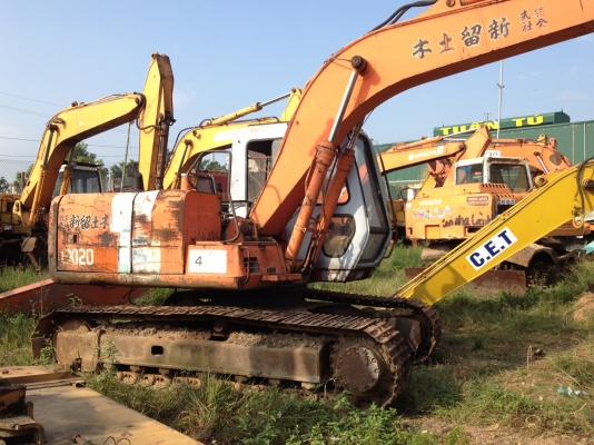 ขายแบคโฮHITACHI EX120-2 สภาพสวย นําเข้าจํานวน4คัน