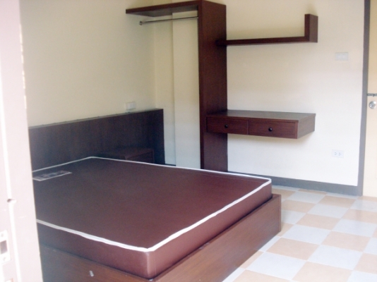 ขาย หรือ เช้า ตึงแถว 4x12 ม. 3 ชั้น ถนน วัวลาย เชียงใหม่ ด้วยเนื่อที่ รวม 91 ตารางวา