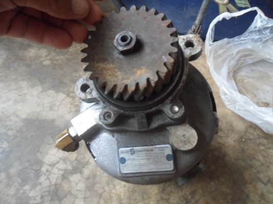 ขายแล้ว ปั้มพวงมาลัยข้างเครื่องรถไถฟอร์ด 6610 แท้เก่านอก