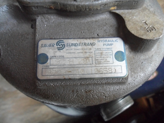 ขายแล้ว ปั้มพวงมาลัยข้างเครื่องรถไถฟอร์ด 6610 แท้เก่านอก