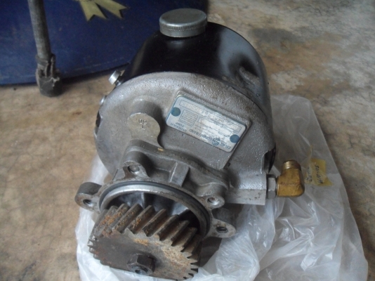 ขายแล้ว ปั้มพวงมาลัยข้างเครื่องรถไถฟอร์ด 6610 แท้เก่านอก