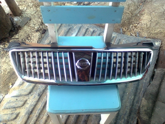 กระจังหน้านิสสันซันนี่