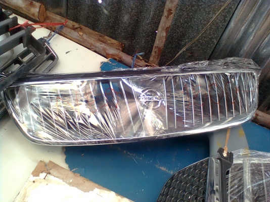 กระจังหน้านิสสันซันนี่