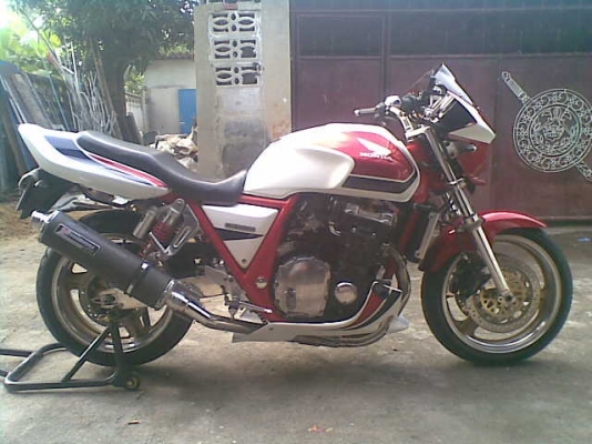 ขายCB1000ตัวlimitedเฟรมแดง(ทะเบียนเลขสวย77กรุงเทพ)*จัดไฟแนนซ์ได้คับ*ผ่อนสบายๆแค่เดือนละ4,XXXคับสนใจโทรเลย0858742300ของแต่งตามรูปคับทำมาใหม่ทั้งคันสภาพพร้อมออกทริปทั่วไทย