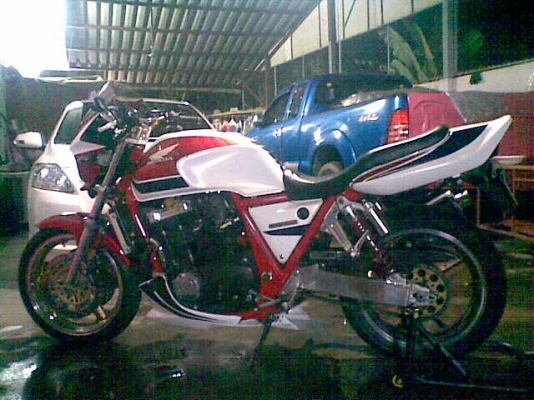 ขายCB1000ตัวlimitedเฟรมแดง(ทะเบียนเลขสวย77กรุงเทพ)*จัดไฟแนนซ์ได้คับ*ผ่อนสบายๆแค่เดือนละ4,XXXคับสนใจโทรเลย0858742300ของแต่งตามรูปคับทำมาใหม่ทั้งคันสภาพพร้อมออกทริปทั่วไทย