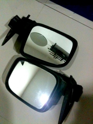 กระจกข้าง