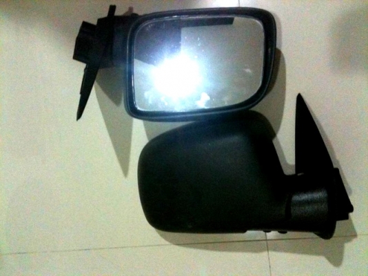 กระจกข้าง