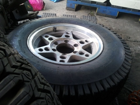 ขายล้อแมกซ์ เก่าญี่ปุ่น ขอบ 15 6 รู กระบะ พร้อมยางสโนว์