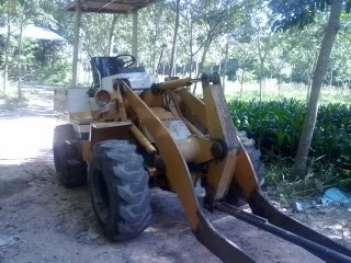 ขายรถตักล้อยาง KOMUTSU WA40 สภาพพร้อมใช้งาน