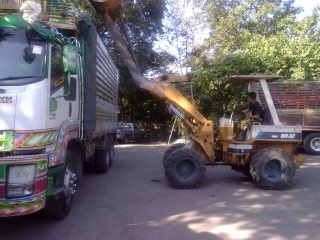 ขายรถตักล้อยาง KOMUTSU WA40 สภาพพร้อมใช้งาน