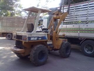 ขายรถตักล้อยาง KOMUTSU WA40 สภาพพร้อมใช้งาน