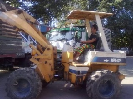 ขายรถตักล้อยาง KOMUTSU WA40 สภาพพร้อมใช้งาน