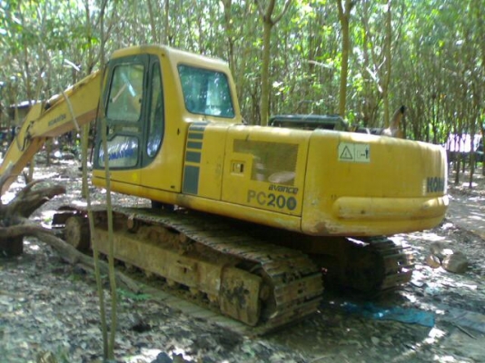 KOMATSU PC200 รุ่น6 เล่มทะเบียน56 ไฟฟ้ามี แอร์เย็น ซีเรียล 90700