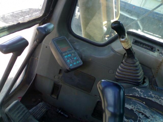 KOMATSU PC200 รุ่น6 เล่มทะเบียน56 ไฟฟ้ามี แอร์เย็น ซีเรียล 90700