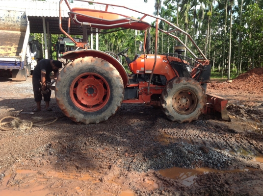 รถไถนาคูโบต้ารุ่น7040สภาพสวยพร้อมใช้งาน สนใจติดต่อ 080-1405528