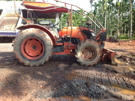 รถไถนาคูโบต้ารุ่น7040สภาพสวยพร้อมใช้งาน สนใจติดต่อ 080-1405528