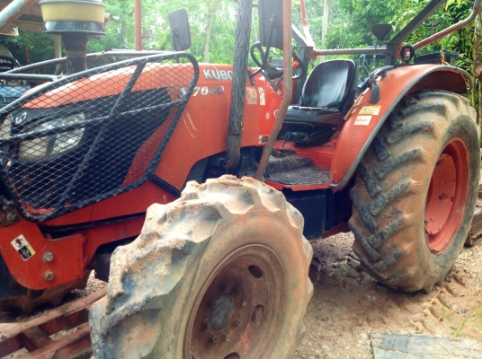 รถไถนาคูโบต้ารุ่น7040สภาพสวยพร้อมใช้งาน สนใจติดต่อ 080-1405528