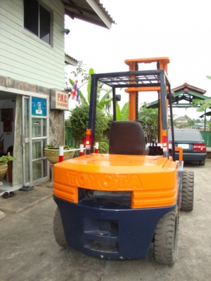ขายรถโฟล์คลิฟท์ TOYOTA 5FD35 เครื่องยนต์ดีเซล เสาสูง 4 เมตร เกียร์ธรรมดา ขายรถโฟล์คลิฟท์ TOYOTA 5FD35 เครื่องยนต์ดีเซล เสาสูง 4 เมตร เกียร์ธรรมดา