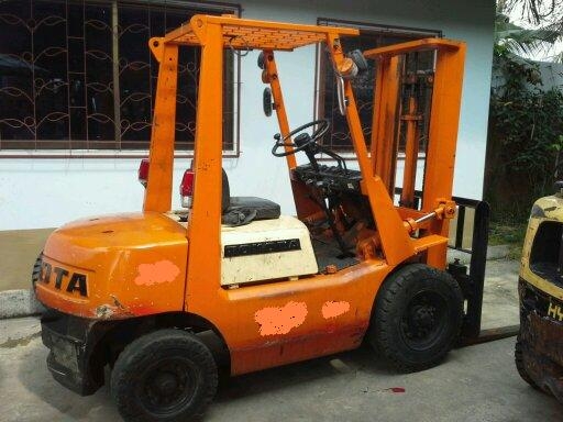 ขายด่วนรถยก2.5ตันTOYOTA ราคาไม่ถึงแสน รถสวย