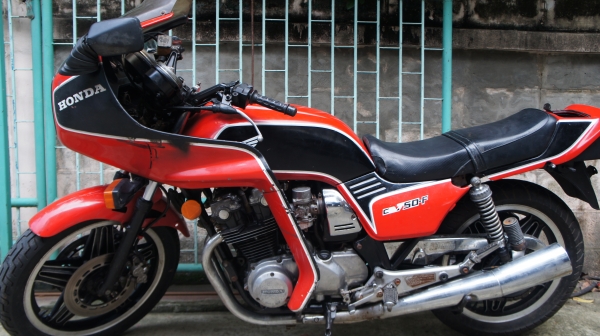 ฝากใว้ ใครสนใจโทรคุยเลย CB750F bo dy'orทะเบียนแท้ ทำารถจอด -105000
