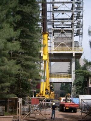 รถเครนขนาด 300 ตัน LIEBHERR  LT1300