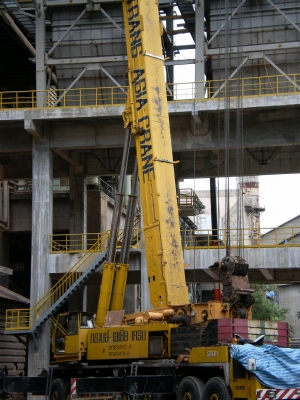 รถเครนขนาด 300 ตัน LIEBHERR  LT1300