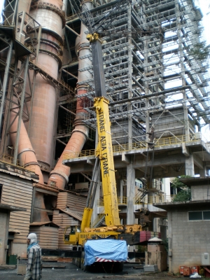 รถเครนขนาด 300 ตัน LIEBHERR  LT1300