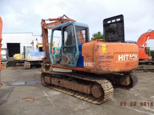 ขายด่วน HITACHI EX120-2  เก่านอกยังไม่เคยใช้งานในไทย  สภาพสวย  มี 2 คัน