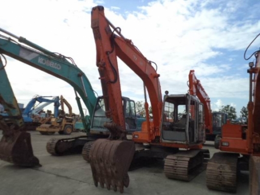 ขายด่วน HITACHI EX120-2  เก่านอกยังไม่เคยใช้งานในไทย  สภาพสวย  มี 2 คัน