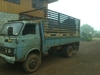 ขายหกล้อ ISUZU เครื่อง 100 แรง คานหน้าหลัง F กะบะไม้ ทะเบียนพร้อม