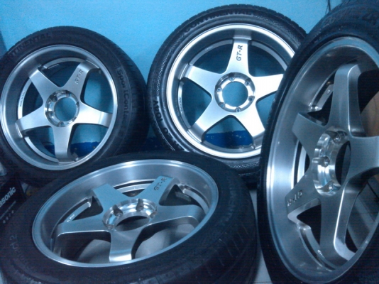 ขายแม็กซ์ ขอบ20 พร้อมยาง ยกชุด 23000 ขายทิ้งครับ