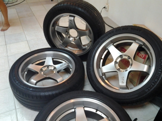 ขายแม็กซ์ ขอบ20 พร้อมยาง ยกชุด 23000 ขายทิ้งครับ