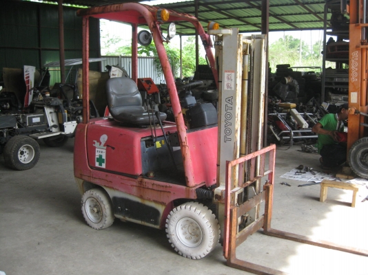 ขายรถยกFORKLIFT TOYOTA 403FG9 E.5K  0.9TONพร้อมใช้งาน
