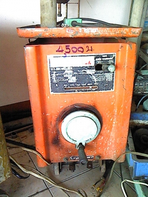 ตู้เชื่อม 300  แอมป์  4,000  ด่วน !!!!!!!