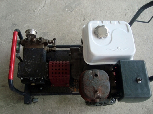 เครื่่องฉีดน้ำเเรง(เก่าญี่ปุ่น) เครื่่องฉีดน้ำเเรง(เก่าญี่ปุ่น)