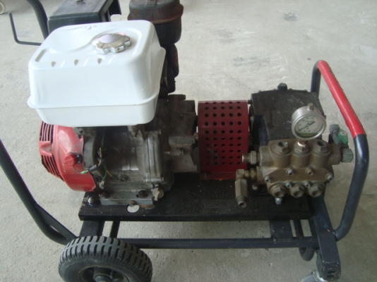 เครื่่องฉีดน้ำเเรง(เก่าญี่ปุ่น) เครื่่องฉีดน้ำเเรง(เก่าญี่ปุ่น)